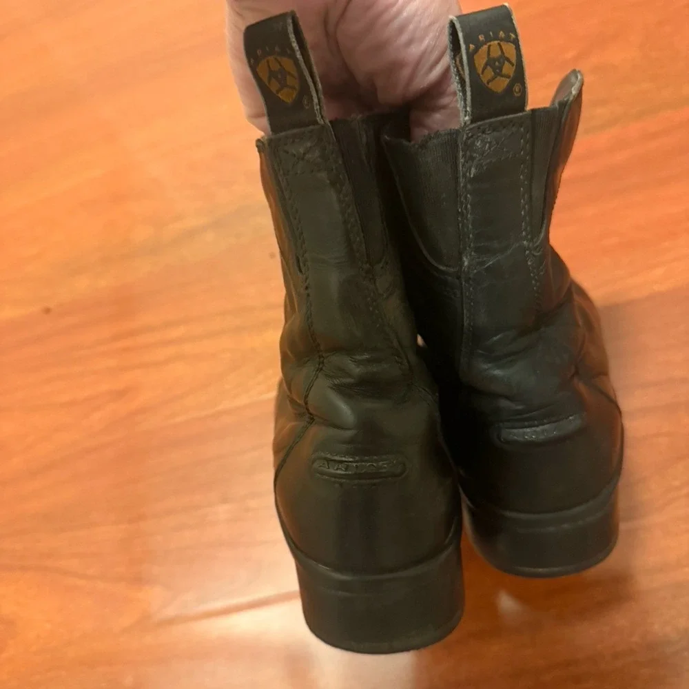 Ariat Women's Black Leather Upper Riding Ankle Boots 9B - Picture 2 of 9